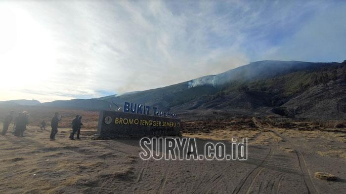 Sejumlah-titik-api-yang-masih-menyala-di-kawasan-Gunung-Bromo.jpg