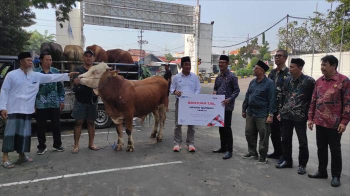 Peringati Idul Adha, SIG Salurkan Ratusan Hewan Kurban Untuk Masyarakat Gresik Sekitar Perusahaan