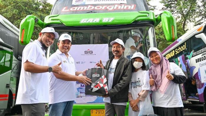 Mudik Bersama BUMN, SIG Pulangkan Gratis Ratusan Orang ke Jateng dan Jatim