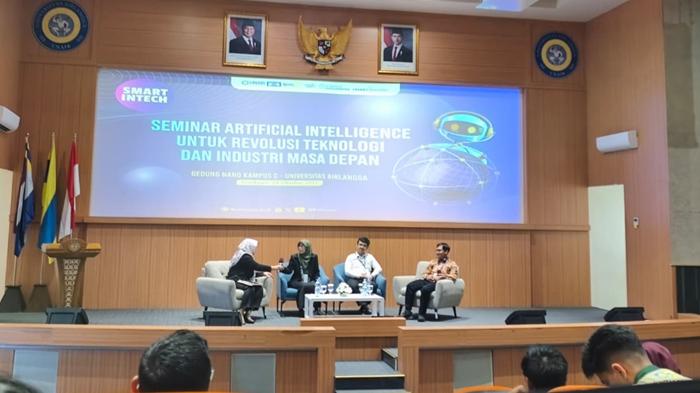 Seminar-Nasioal-AI-untuk-Revolusi-Teknologi-dan-Industri-Masa-Depan-di-Unair-Surabaya.jpg