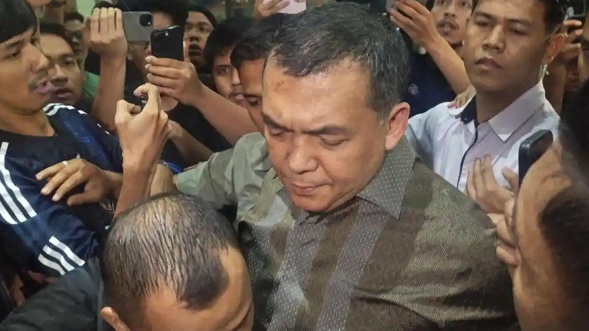 Silmy-Karim-menyerahkan-diri.jpg