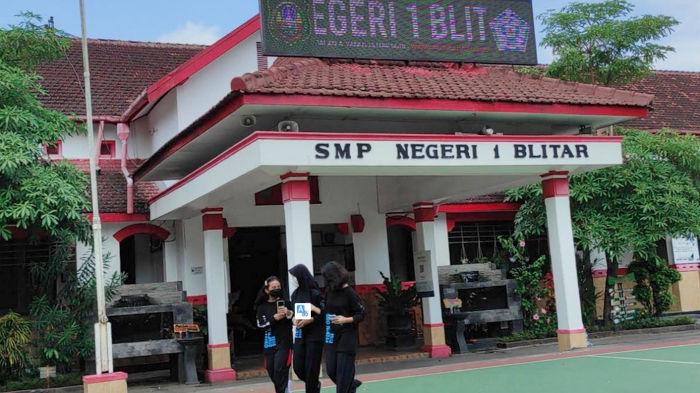 Siswa-baru-di-SMPN-1-Kota-Blitar-sudah-mengikuti-kegiatan-pra-MPLS.jpg