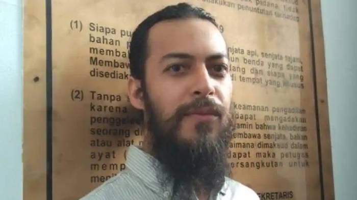 Sosok-Alex-Abbad-yang-Gelar-Resepsi-Pernikahan-di-Tulungagung-Dihadiri-Luna-Maya.jpg