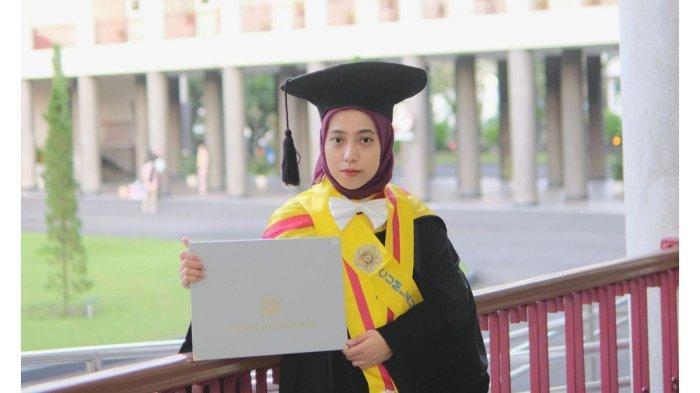 Sosok-Dewi-Agustiningsih-Lulusan-S3-UGM-Tercepat-dan-Termuda-di-Usia-26-Tahun-Sudah-Mengajar-di-ITB.jpg