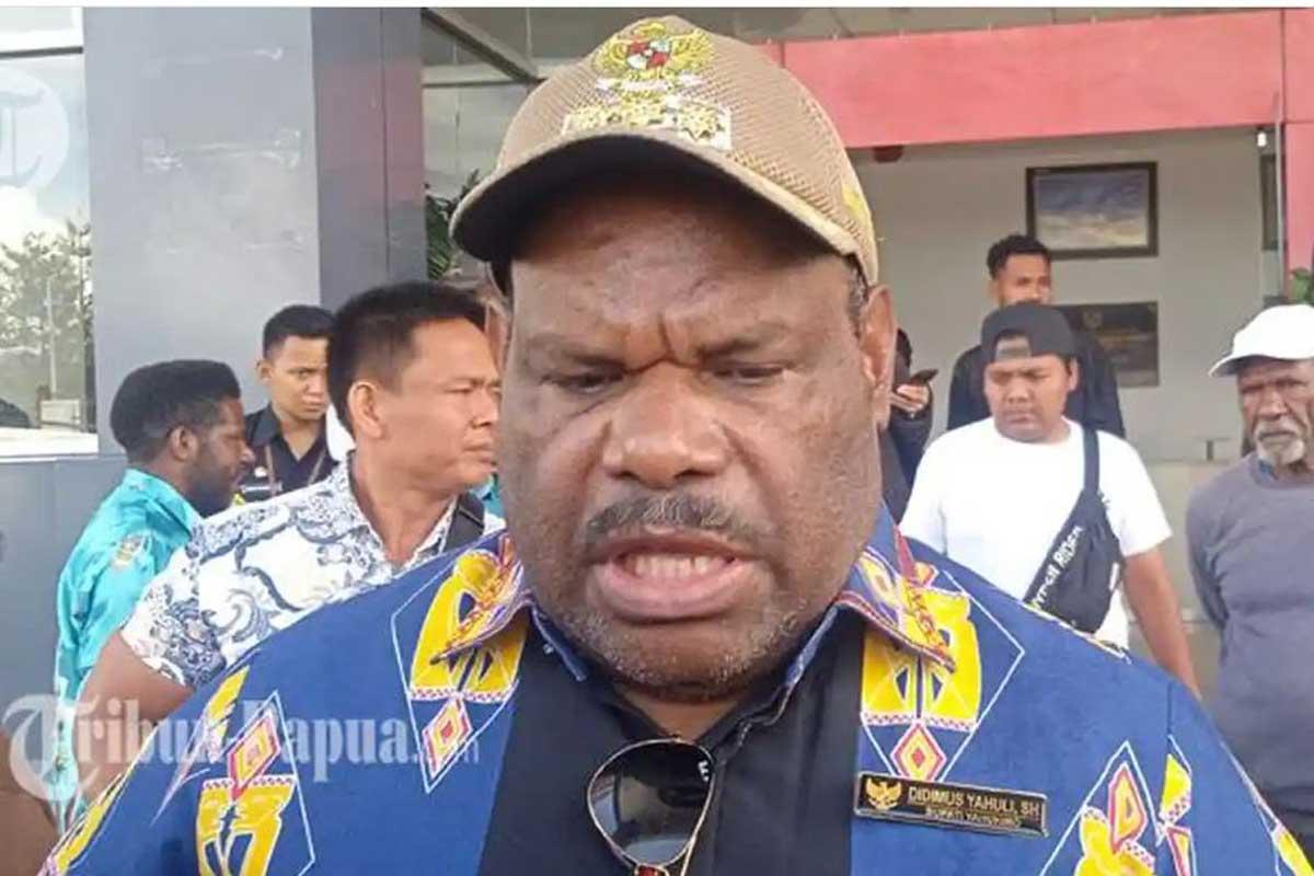Sosok-Didimus-Yahuli-Bupati-Yahukimo-yang-Diancam-Tembak-Mati-KKB-Papua-Komitmen-Lindungi-Warga.jpg
