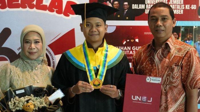 Sosok-Farrel-Rayhan-Lulusan-Agribisnis-Unej-Raih-IPK-397-Ini-Rahasia-Sukses-Kuliah-Sambil-Kerja.jpg