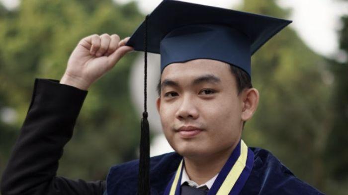 Sosok-Hieronimus-Jevon-Valerian-Wisudawan-ITB-yang-Lulus-dengan-IPK-4-Punya-Prestasi-Internasional.jpg