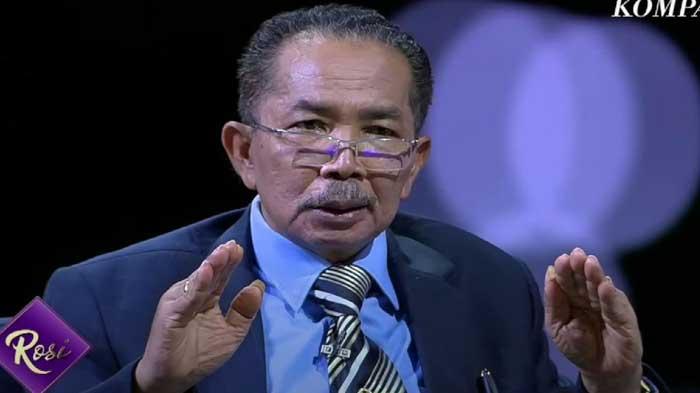 Sosok-Profesor-Hukum-yang-Sebut-Jokowi-Tak-Perlu-Tunjukkan-Ijazahnya-Seperti-Permintaan-Roy-Suryo-Cs.jpg