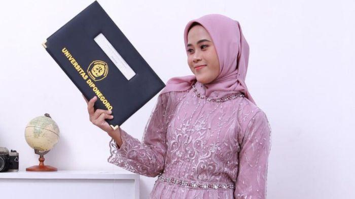 Sosok-Shabrina-yang-Dapat-Tawaran-Kerja-di-Perusahaan-Nikel-setelah-Lulus-Undip-Berbekal-LinkedIn.jpg