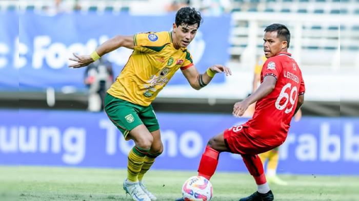Stadion-Gelora-Bung-Tomo-GBT-Jumat-1712025-sore-Laga-berakhir-0-2-untuk-Malut-United.jpg