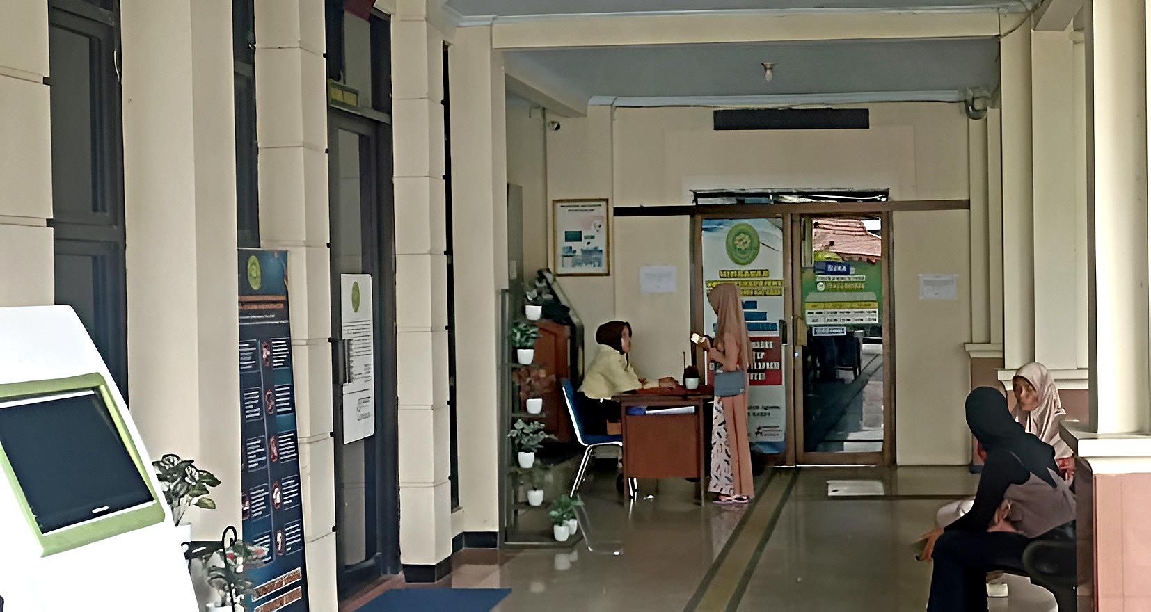 Suasana-kantor-Pengadilan-Agama-Kabupaten-Kediri-Jatim.jpg