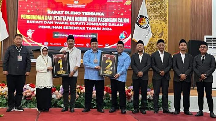 Pilkada Jombang 2024, Mundjidah-Sumrambah dan Warsubi-Gus Salman Sama-Sama Janjikan Anggaran RT