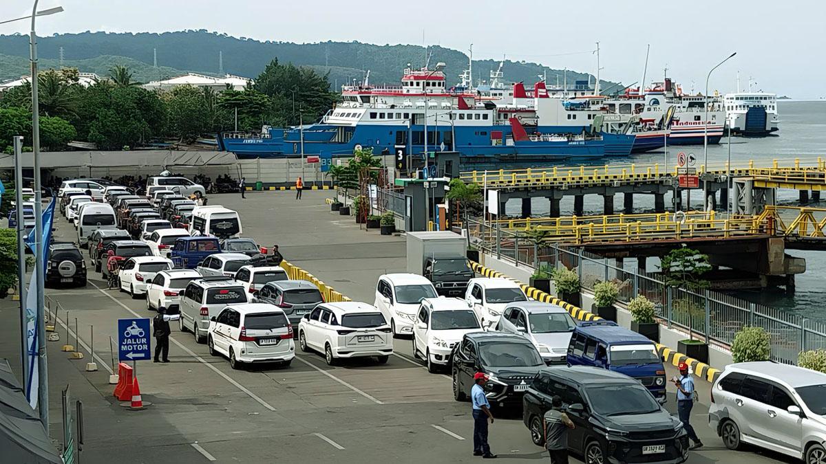 Penumpang Ferry Jawa-Bali Tembus 96 Ribu Orang di Momen Libur Panjang