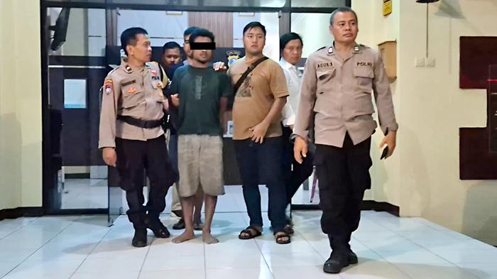 Sukar-terduga-pelaku-pembunuhan-kedua-orang-tuanya-di-Ponorogo-Jatim.jpg