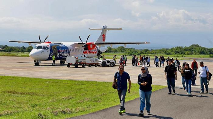 TAMBAH-JADWAL-PENERBANGAN-Pesawat-ATR-72-berkapasitas-72-orang-penu.jpg