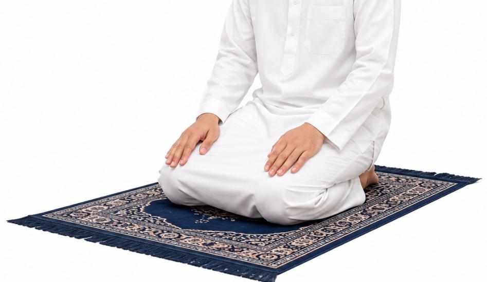 Tata Cara Sholat Malam Lengkap: Niat, Waktu Terbaik dan Keutamaannya - Surya.co.id