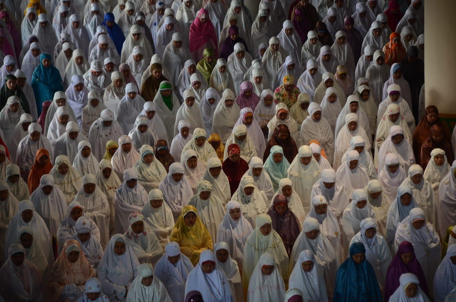 Tata Cara Sholat Tarawih 11 Rakaat dan 23 Rakaat Lengkap Bacaan Niat
