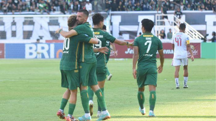 Tiga-pencetak-gol-Persebaya-dari-kiri-Ze-Valente-Dusan-Stevanovic-dan-Bruno-Moreira.jpg