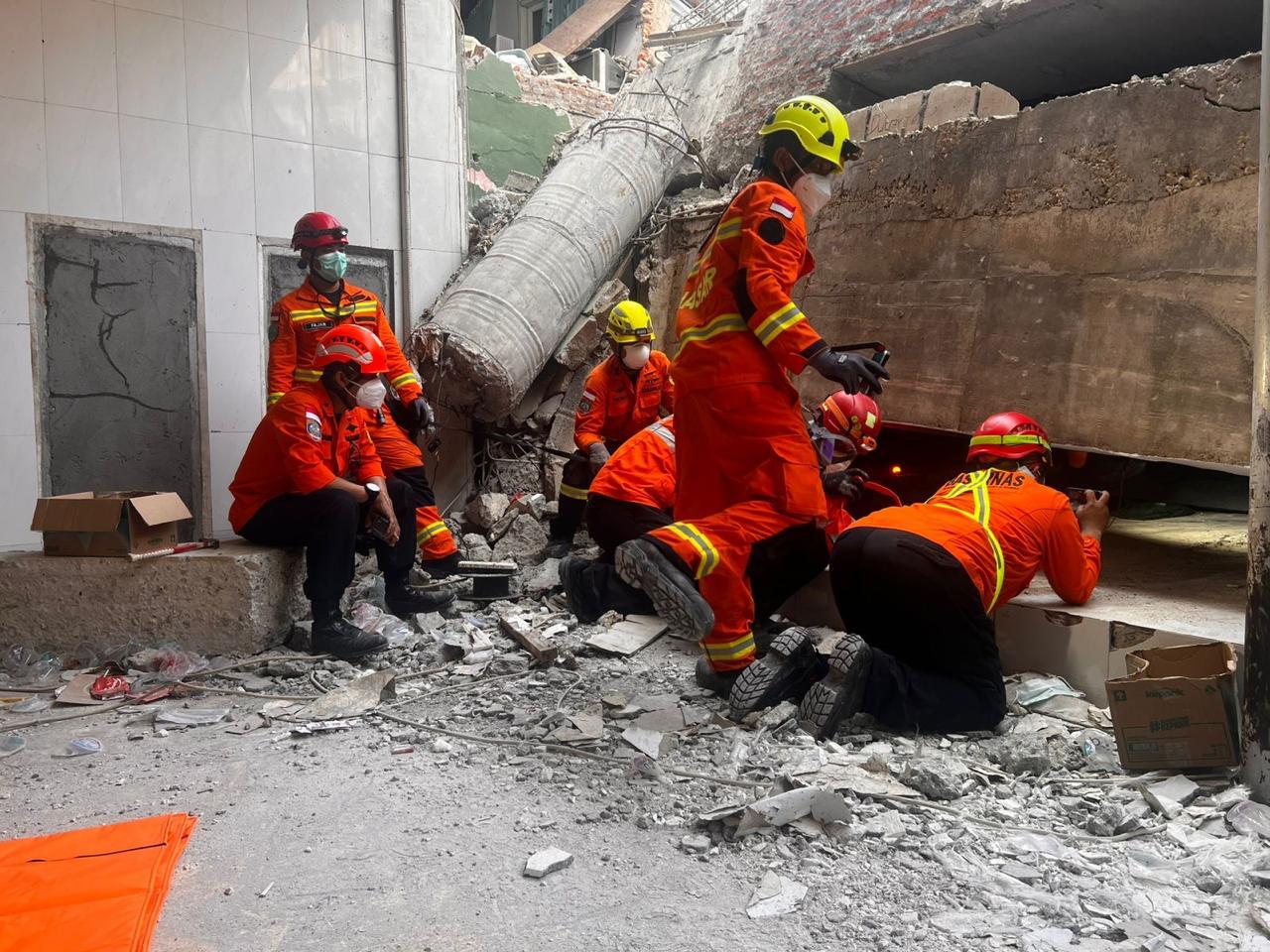 Tim DVI Kesulitan Identifikasi Jenazah Korban Reruntuhan Ponpes Al Khoziny, Ada 4 Faktor Penyebabnya