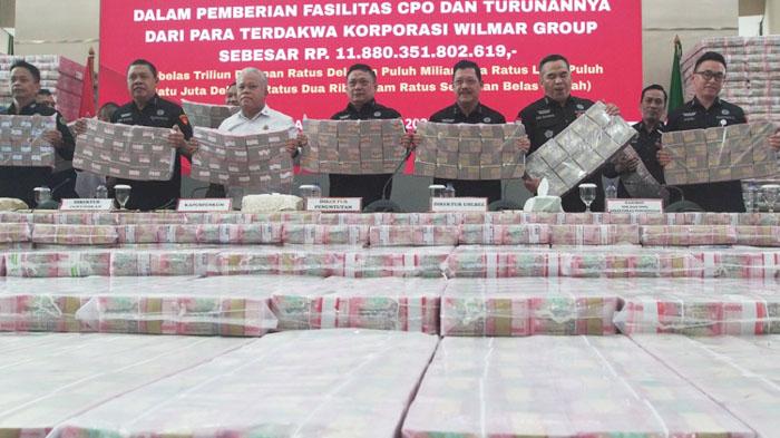 Uang-triliunan-hasil-korupsi-Wilmar-Group.jpg