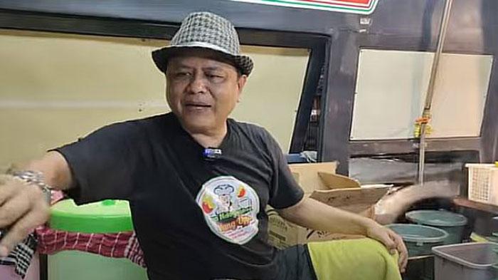 Usaha-Rental-Mobil-Bangkrut-dan-Jatuh-Miskin-Mang-Upi-Kini-Jualan-Nasi-Beromzet-Jutaan-Per-Hari.jpg