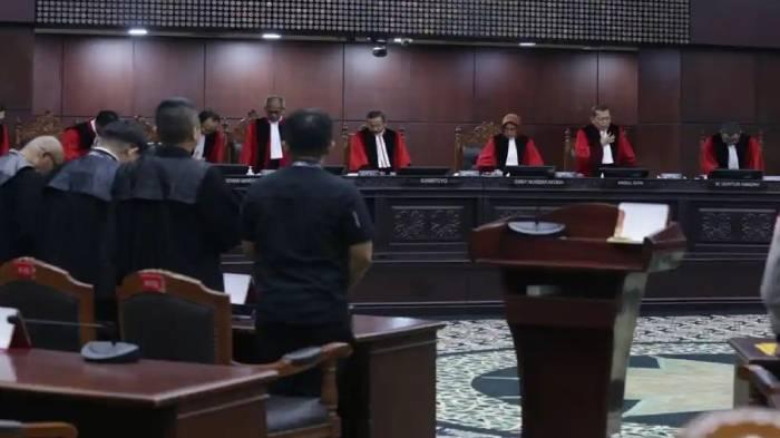 Usai Cenuk Widiyastrisna Curhat Soal Gaji, Ahli Sebut Tunjangan Dosen Tak Imbang dengan Beban Kerja - Surya.co.id