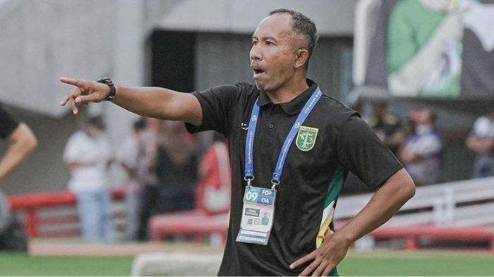 Uston-Nawawi-kini-menjadi-Pelatih-Utama-Persebaya-Surabaya-Terbaru.jpg