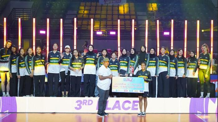 VOLI-Tim-Gresik-Petrokimia-Pupuk-Indonesia-GPPI-saat-awarding.jpg