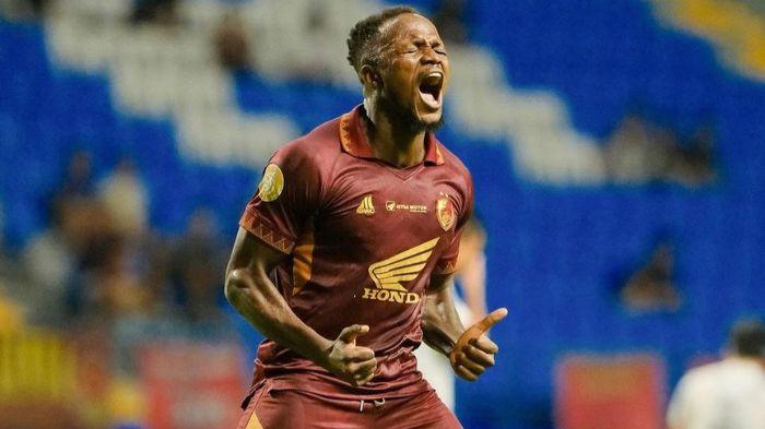 Bukan ke Persebaya Surabaya, Eks Striker Asing PSM Makassar Justru Mendekat ke PSS Sleman