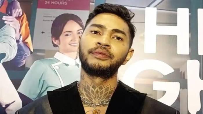 Viral-Pakai-Boxer-dan-Nyeker-saat-Belanja-di-Minimarket-Banyuwangi-Ini-Sosok-Onadio-Leonardo.jpg