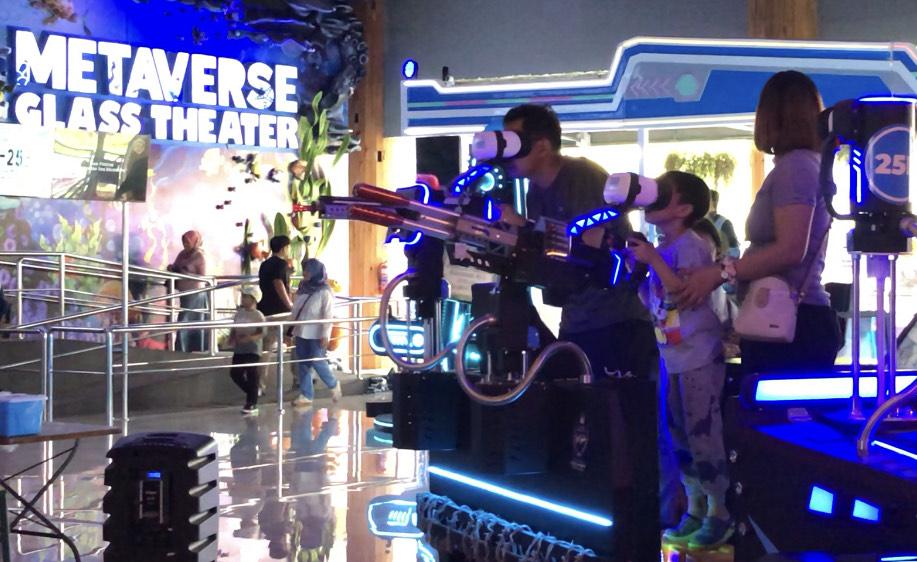 Sensasi Berpetualang Di Bawah Laut Plus Ada Cipratan Air Di Virtual Immersive Park Batu