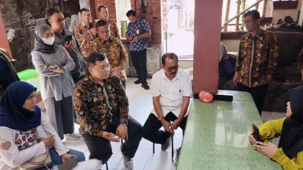 Puluhan Calon Pengantin Asal Surabaya Geruduk Rumah Usaha WO dan Katering di Mojokerto