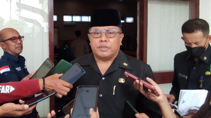 Wali-Kota-Blitar-Santoso-1492022.jpg