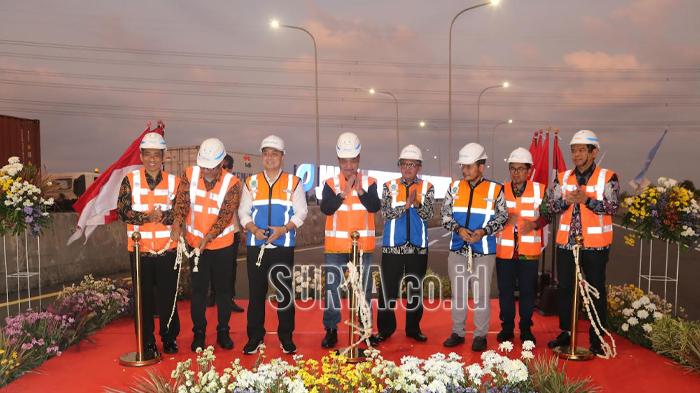 Wali-Kota-Surabaya-Eri-Cahyadi-bersama-jajaran-Direksi-Pelindo-membuka.jpg