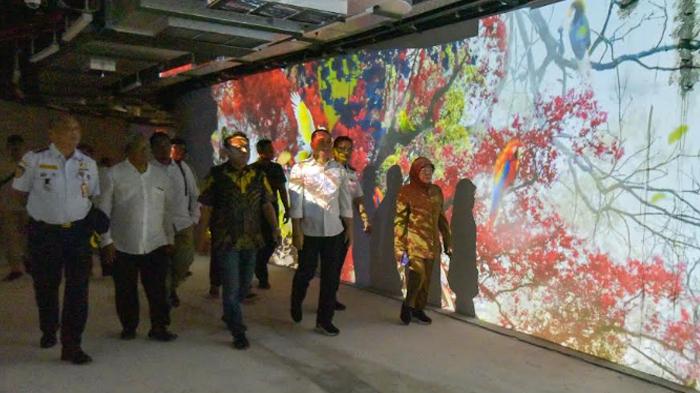 Wali-Kota-Surabaya-Eri-Cahyadi-saat-meninjau-proyek-Tunnel-TIJ-KBS.jpg