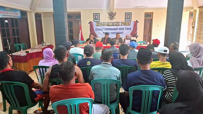 Warga-Desa-Tirak-Ngawi-Jatim-Protes-Penjaringan-Perangkat-Desa.jpg