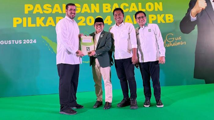 Zainal-Arifin-saat-mendampingi-Habib-Hadi-menerima-rekom-dari-Ketum-PKB-Muhaimin-Iskandar.jpg