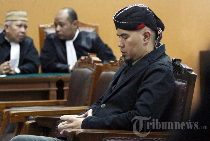 Ahmad Dhani Bersumpah Siap Mati Disambar Petir dan Keluarganya Tak Selamat Jika Bohong