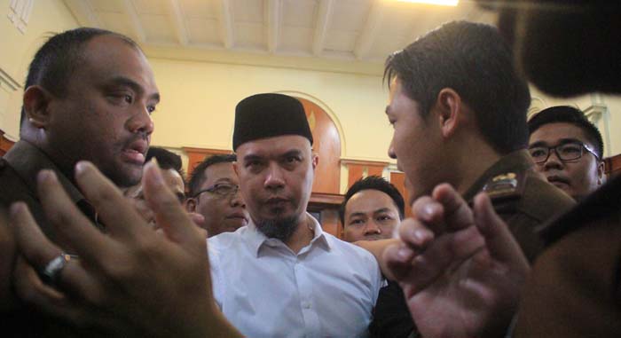 6 Fakta Ahmad Dhani Dipenjara, Tagihan Uang Santunan hingga Surat yang Ditulis untuk Ibunya