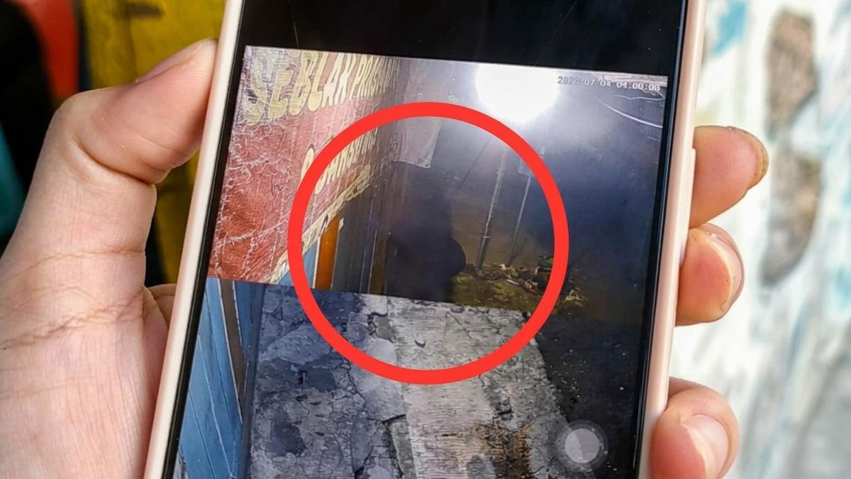 Aksi Pembobolan Warung di Surabaya Gagal Akibat Alarm CCTV - Surya.co.id