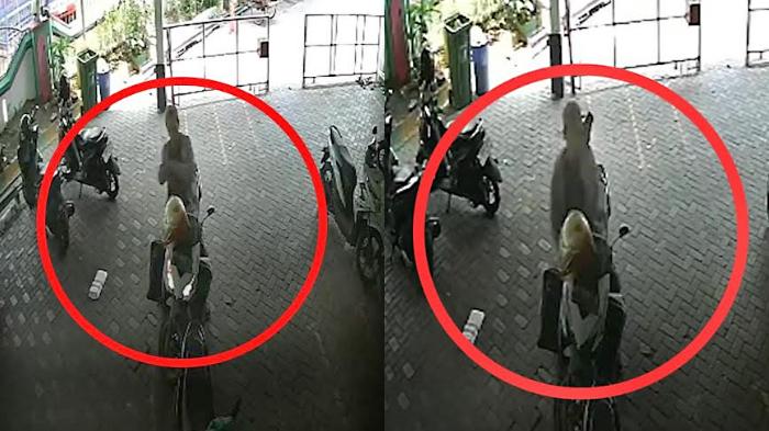 aksi-pencurian-motor-jemaah-masjid-di-Kawasan-Jalan-Tapak-Siring-Surabaya.jpg