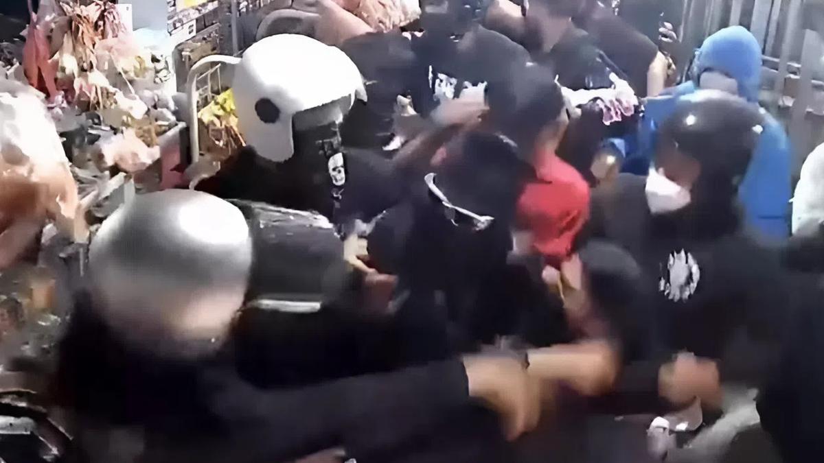 aksi-pengeroyokan-di-warung-madura-jember-jatim.jpg