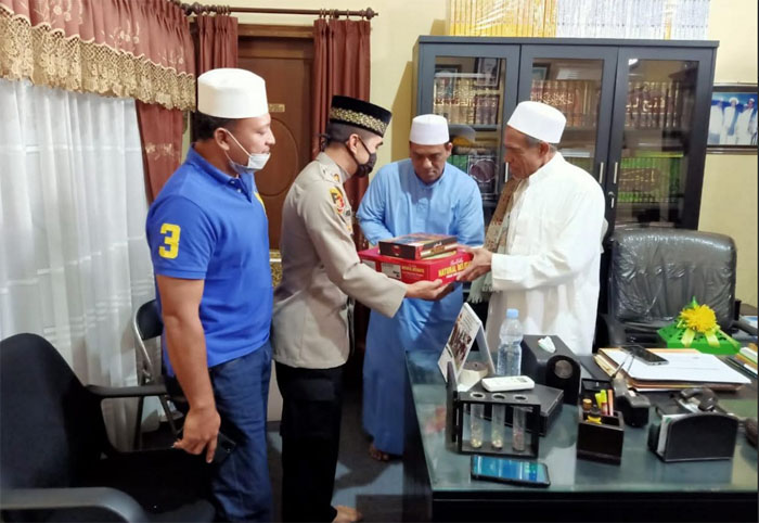Alhamdulillah, Habib Umar Assegaf Bangil dan Asmadi Satpol PP Surabaya Saling Memaafkan