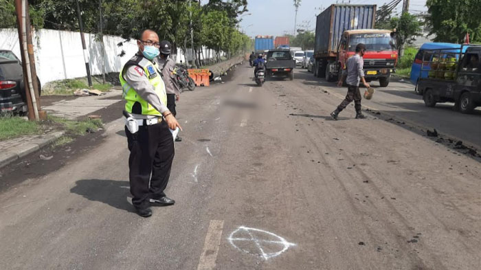 Pria Jombang Tewas Kecelakaan di Manyar Kabupaten Gresik, Terjatuh saat Menyalip Truk