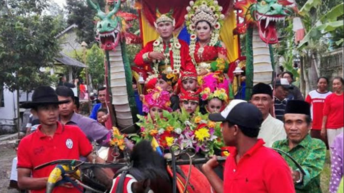 Tak Sekadar Iringi Pengantin, Ada Filosofi Khusus di Balik Arak-arakan Barong Banyuwangi