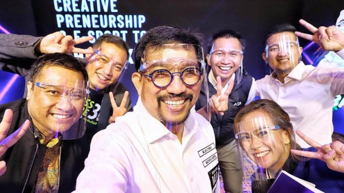azrul-ananda-machfud-arifin-pilwali-surabaya-2020.jpg