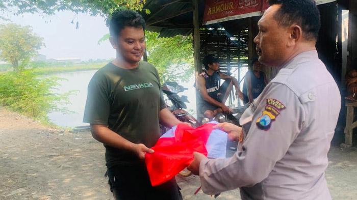 Gugah Nasionalisme Lewat Bendera Merah Putih, Warga Gresik Diimbau Tidak Latah Kibarkan One Piece