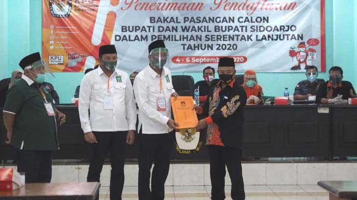 Langkah Bapaslon Muhdlor - Bandi seusai Daftar ke KPU Sidoarjo