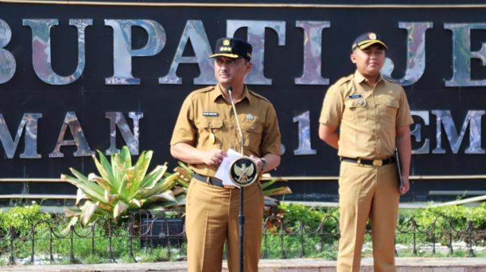 berita-Jember-Pjs-Bupati-Jember-Imam-Hidayat-saat-pimpin-apel.jpg