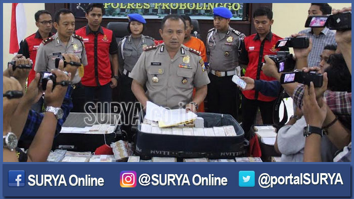 berita-probolinggo-bukti-upal-diamankan-dari-pengikut-dimas-kanjeng_20161109_202854.jpg